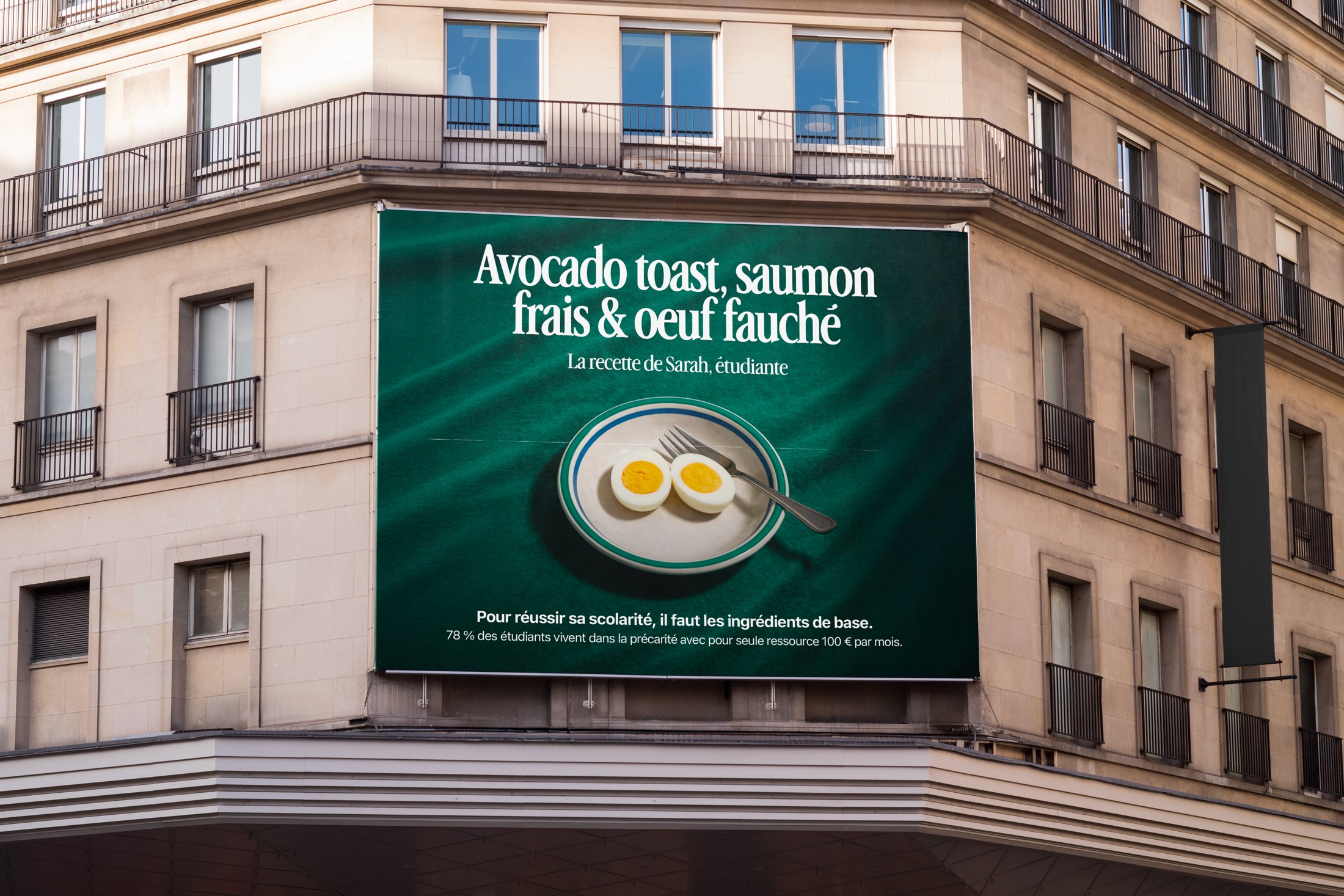 Affiche Linkee sur fond vert : « Avocado toast, saumon frais & œuf fauché ».